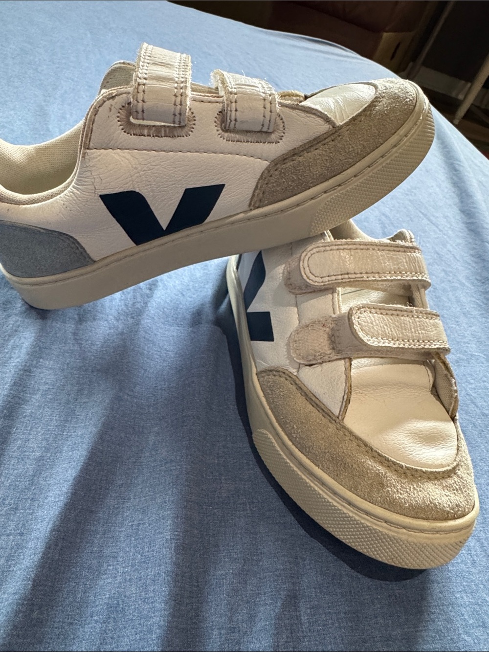 Veja Kids White and Beige Velcro Sneakers with Blue V